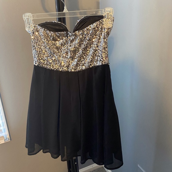 Short sweetheart black and silver dress med agaci - Picture 2 of 3